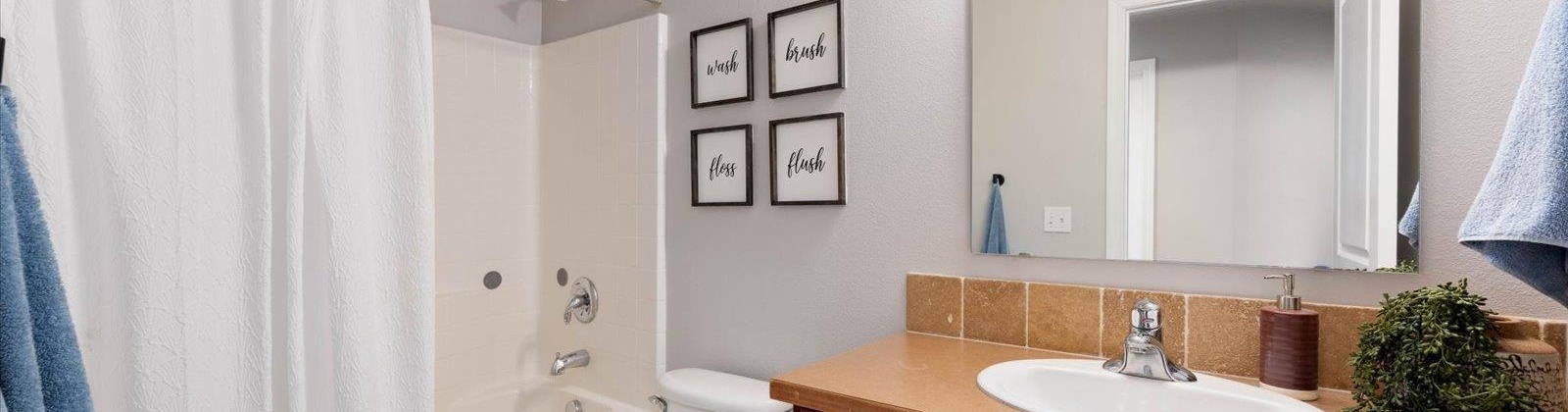 Pinehurst Street, West Richland, Washington 99353, 3 Bedrooms Bedrooms, 0 ,2 BathroomsBathrooms,Houses,For Sale,Pinehurst Street,0,291392