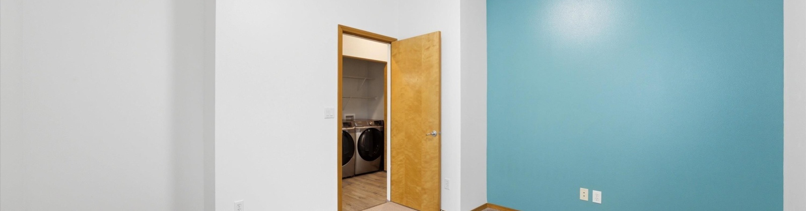 Delaware, Kennewick, Washington 99336, 2 Bedrooms Bedrooms, 0 ,2 BathroomsBathrooms,Condos/townhomes,For Sale,Delaware,0,291442