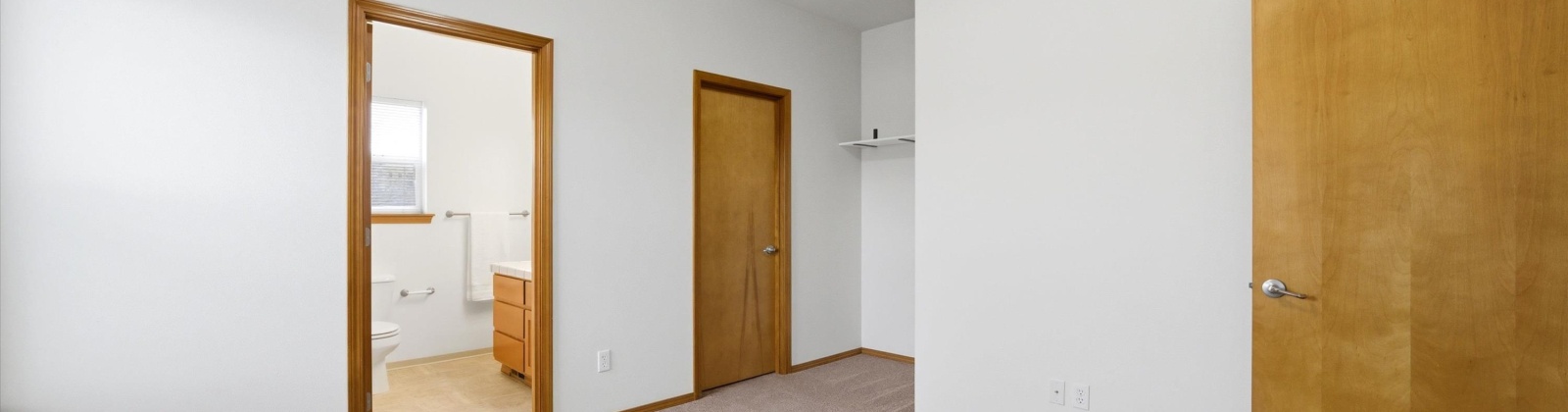 Delaware, Kennewick, Washington 99336, 2 Bedrooms Bedrooms, 0 ,2 BathroomsBathrooms,Condos/townhomes,For Sale,Delaware,0,291442