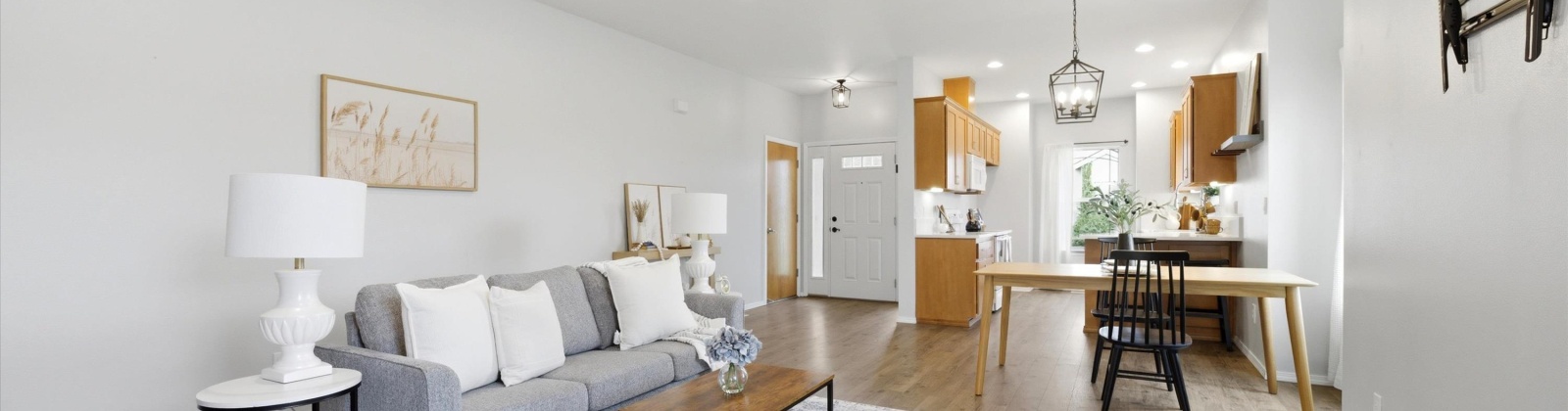 Delaware, Kennewick, Washington 99336, 2 Bedrooms Bedrooms, 0 ,2 BathroomsBathrooms,Condos/townhomes,For Sale,Delaware,0,291442