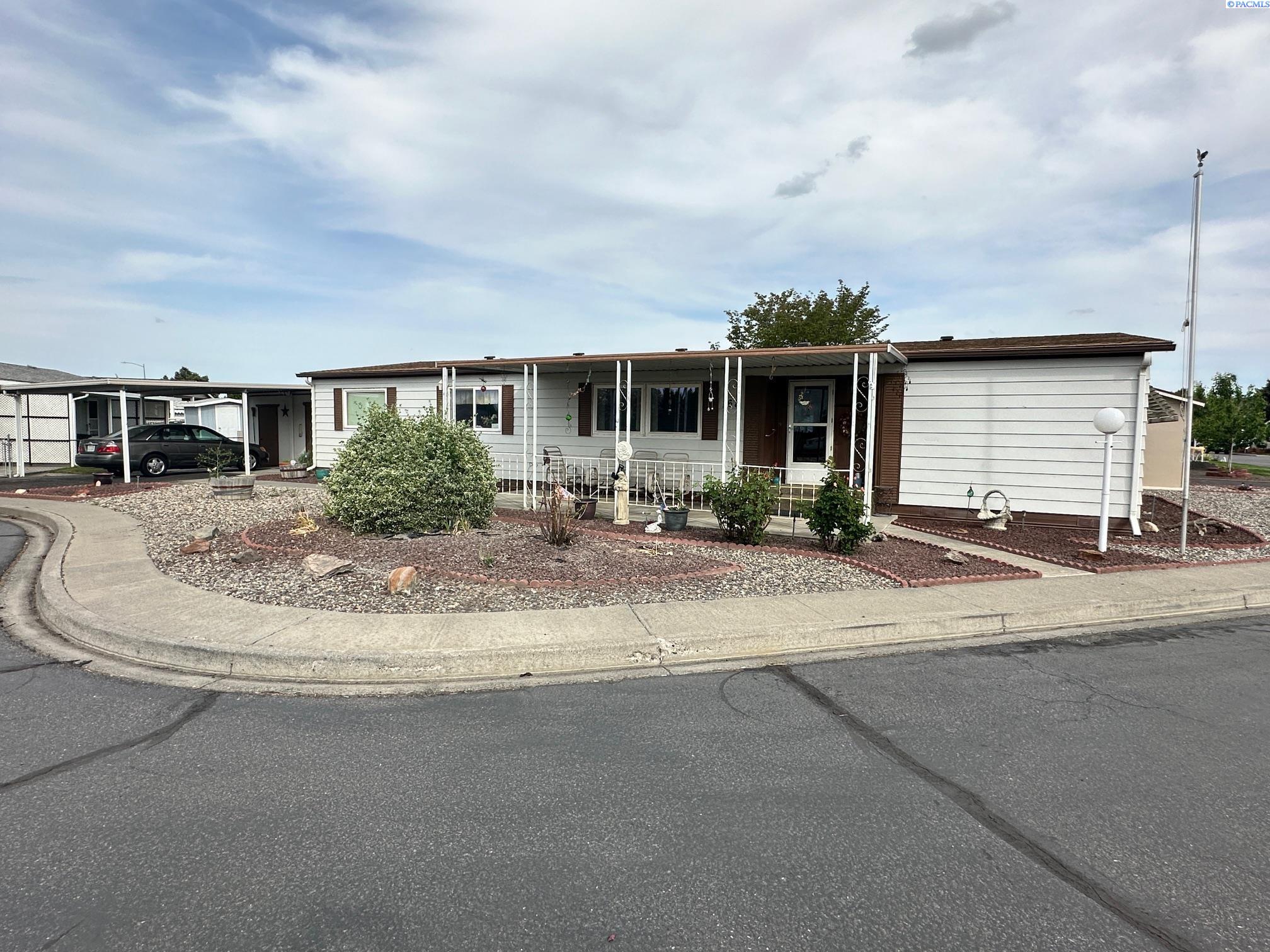 Clearwater Ave., Kennewick, Washington 99336, 3 Bedrooms Bedrooms, 0 ,2 BathroomsBathrooms,Manufactured Homes,For Sale,Clearwater Ave.,0,275912