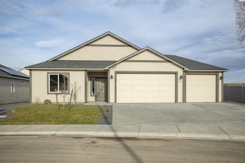 Bratton Street, Prosser, Washington 99350, 3 Bedrooms Bedrooms, ,2 BathroomsBathrooms,Site Built-owned Lot,For Sale,Bratton Street,277649