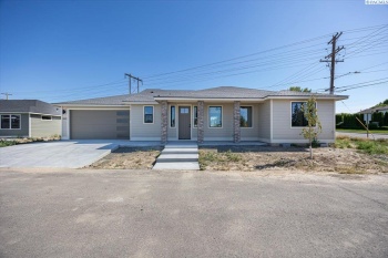 Union St, Kennewick, Washington 99338, 3 Bedrooms Bedrooms, ,2 BathroomsBathrooms,Site Built-owned Lot,For Sale,Union St,278807