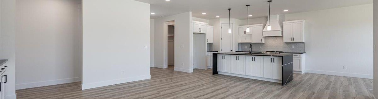 Union St, Kennewick, Washington 99337, 4 Bedrooms Bedrooms, ,3 BathroomsBathrooms,For Sale,Union St,279579