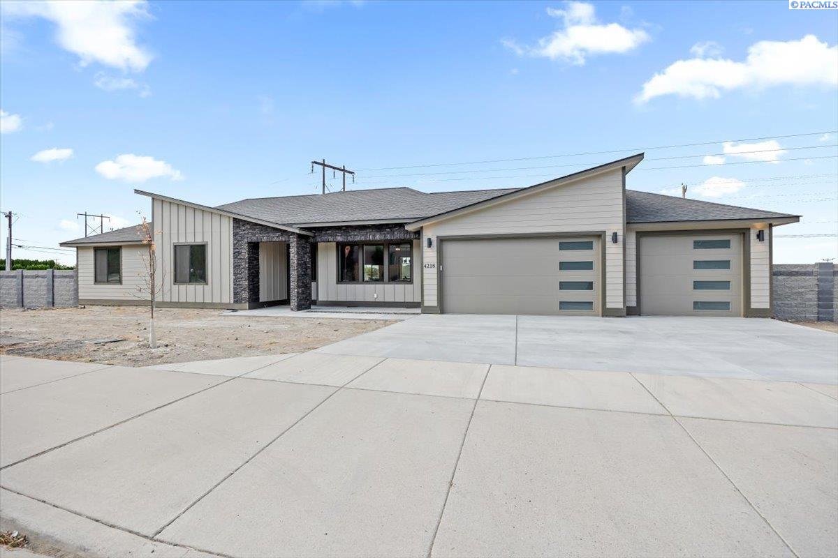 19th Ave, Kennewick, Washington 99337, 3 Bedrooms Bedrooms, 0 ,3 BathroomsBathrooms,Houses,For Sale,19th Ave,0,280162